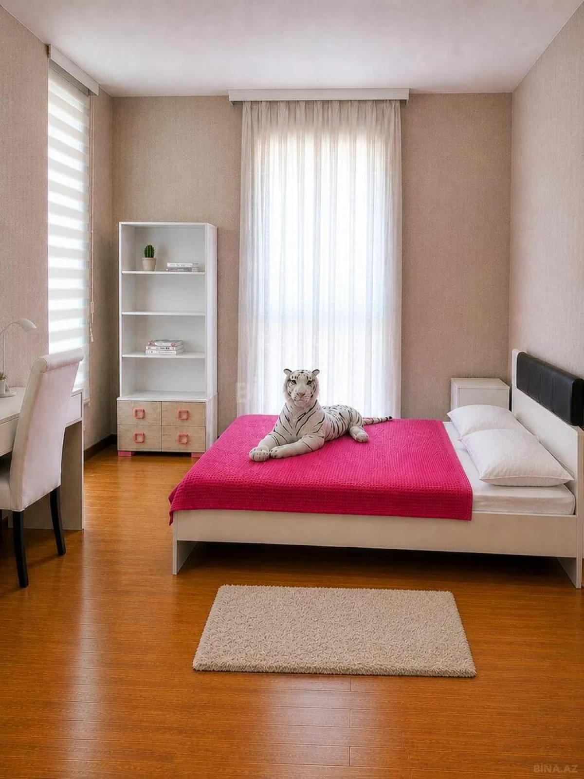 Kirayə verilir 4 otaqlı mənzil 200 m²