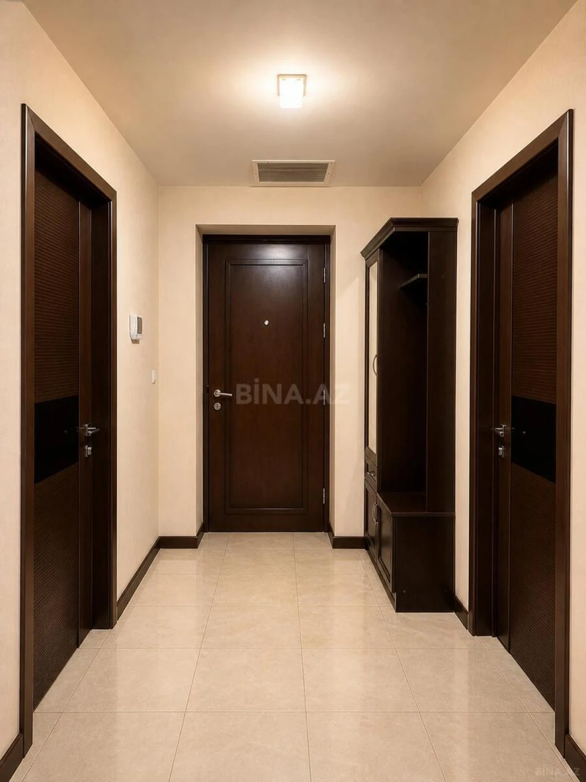 Kirayə verilir 4 otaqlı mənzil 200 m²