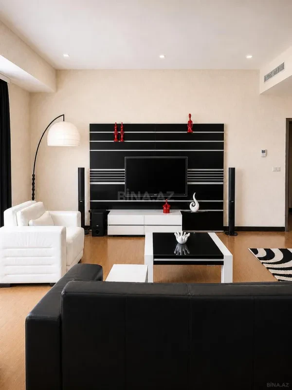 Kirayə verilir 4 otaqlı mənzil 200 m²