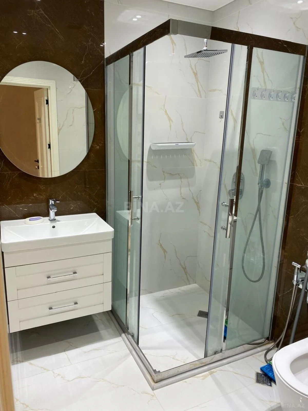 Kirayə verilir 2 otaqlı mənzil 60 m²