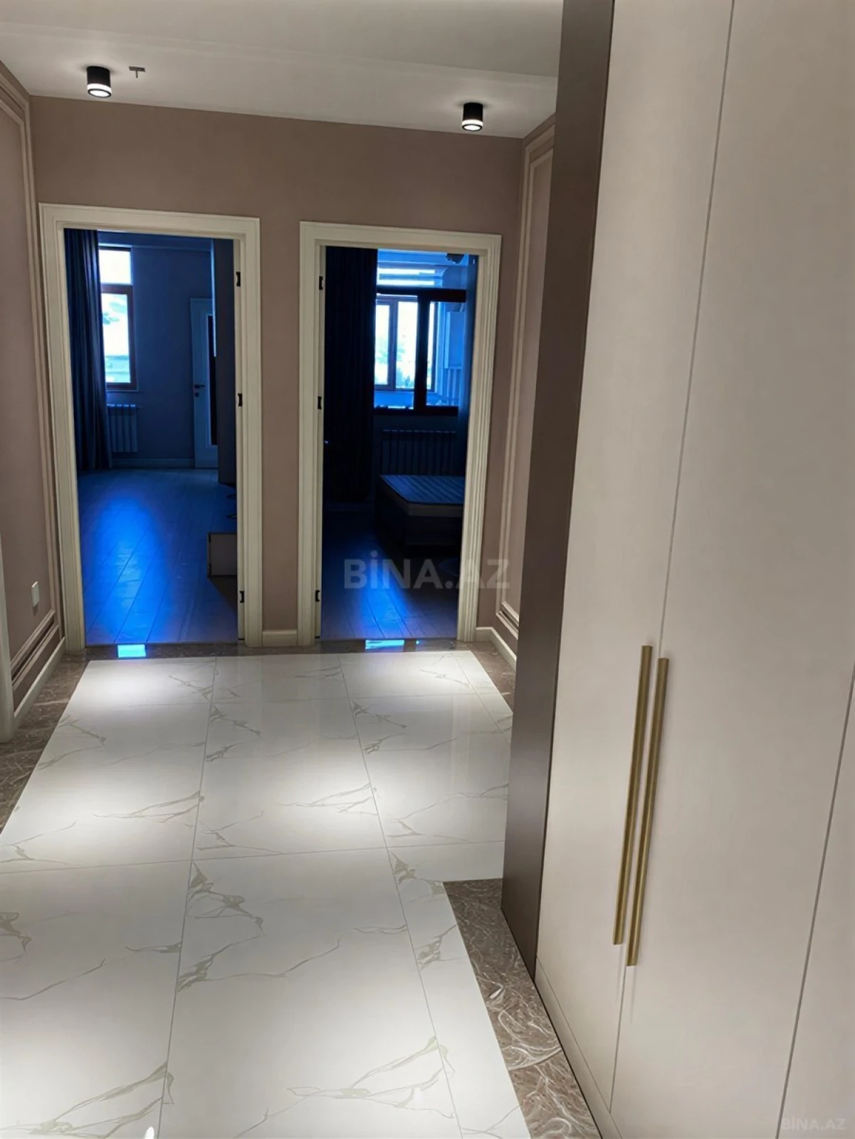 Kirayə verilir 2 otaqlı mənzil 60 m²