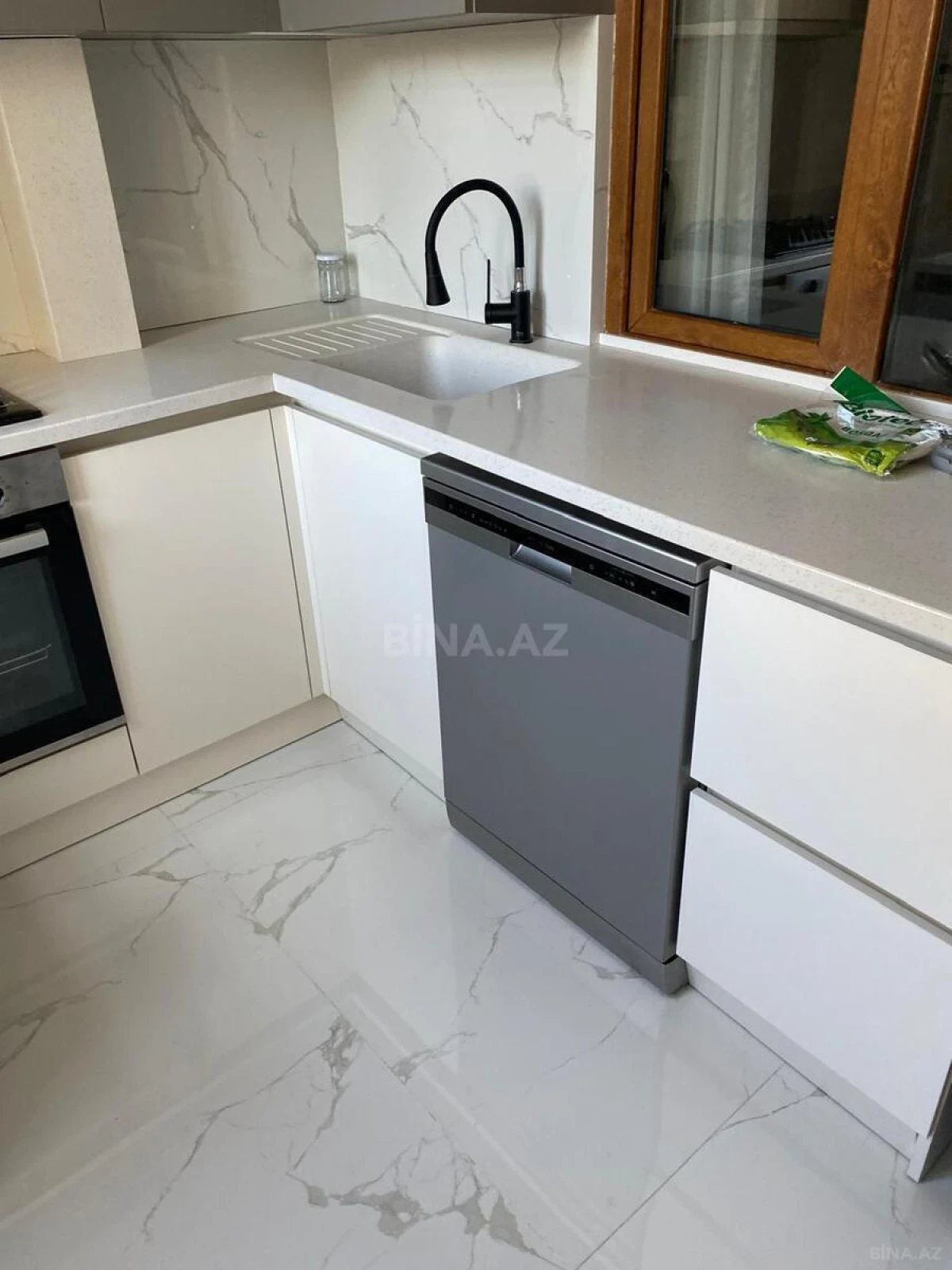 Kirayə verilir 2 otaqlı mənzil 60 m²
