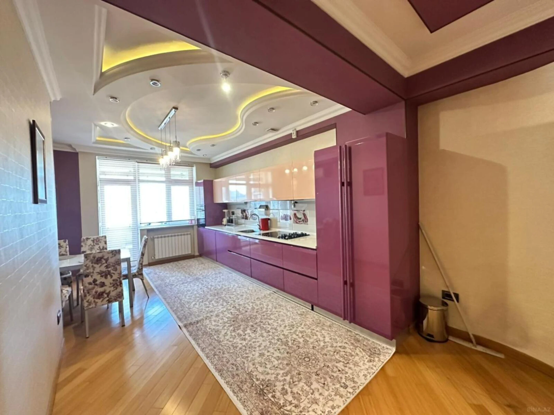 Satılır 4 otaqlı mənzil 185 m²