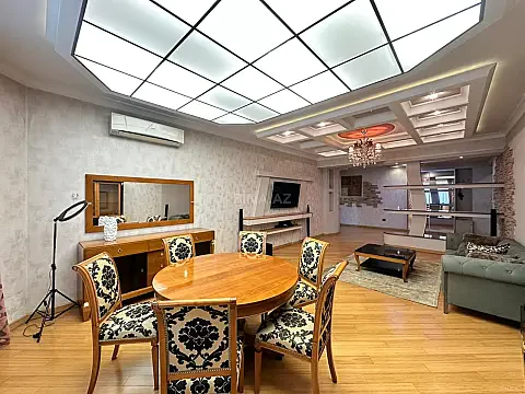 Satılır 4 otaqlı mənzil 185 m²