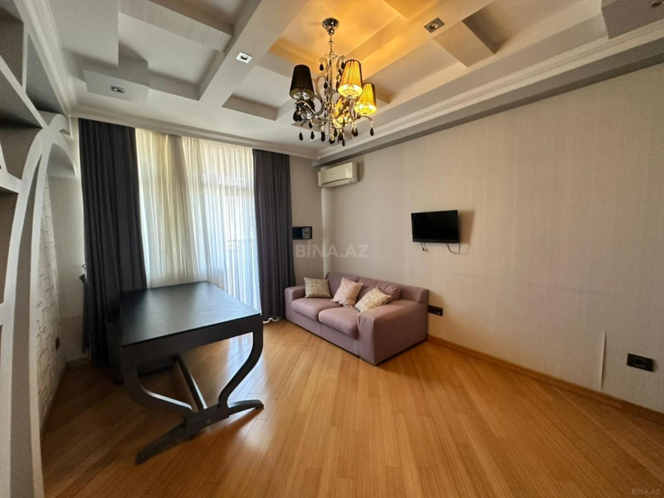 Satılır 4 otaqlı mənzil 185 m²