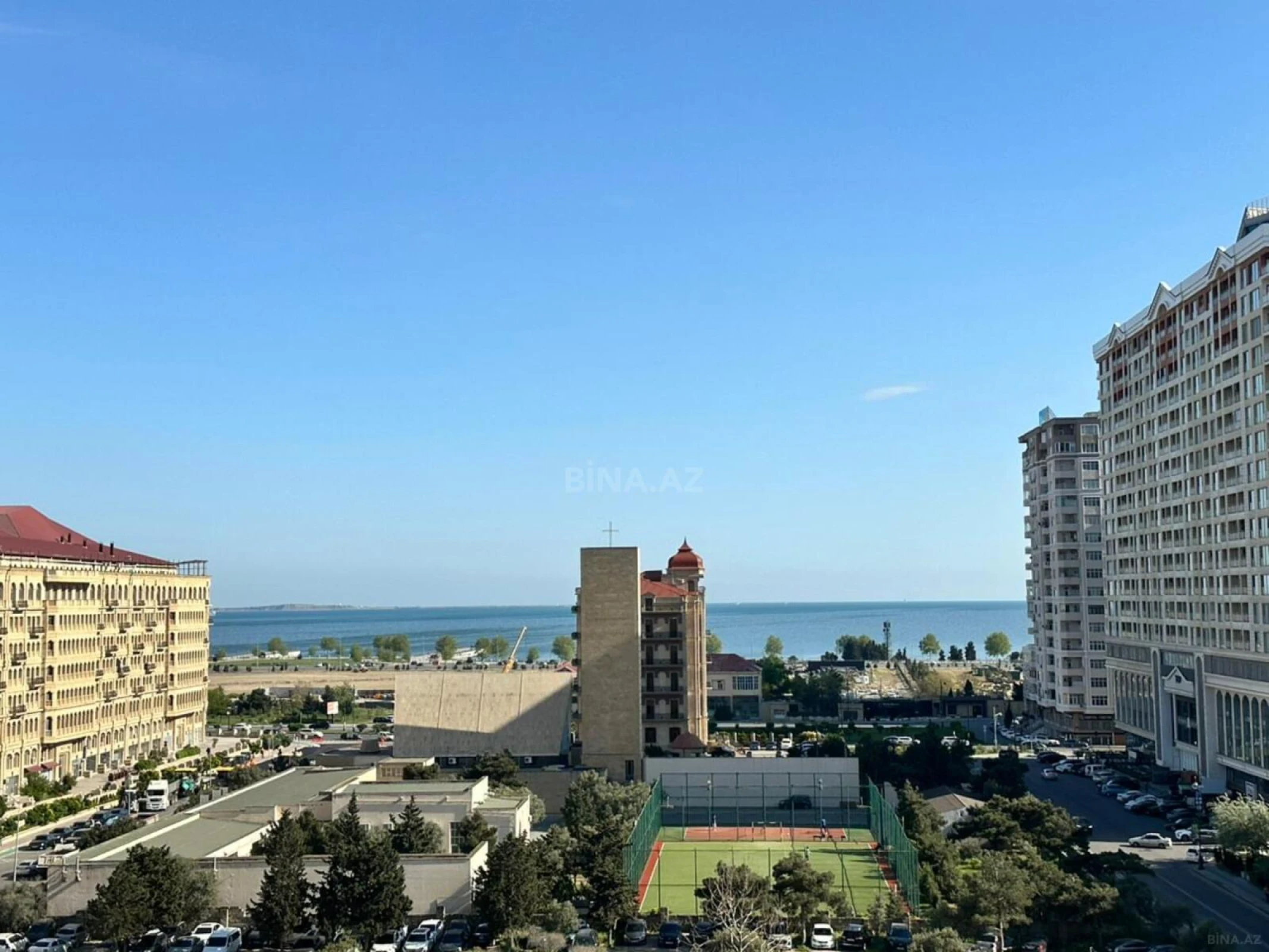 Satılır 4 otaqlı mənzil 185 m²