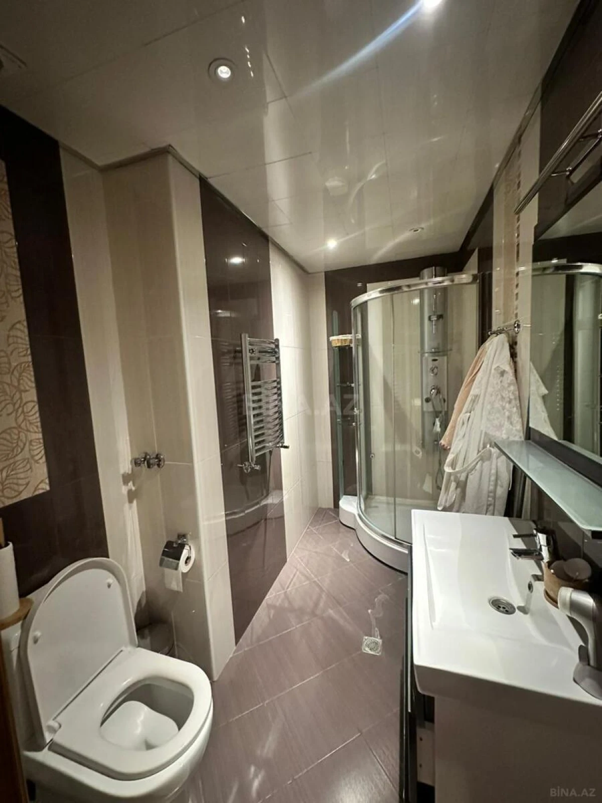 Satılır 4 otaqlı mənzil 185 m²
