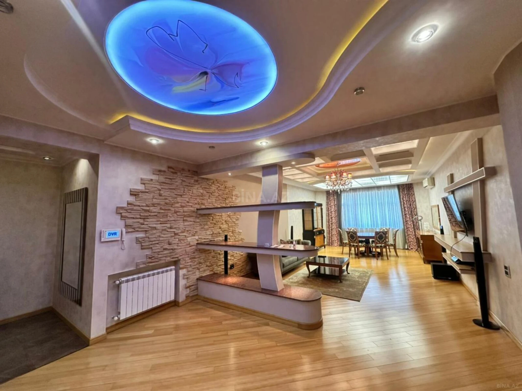 Satılır 4 otaqlı mənzil 185 m²
