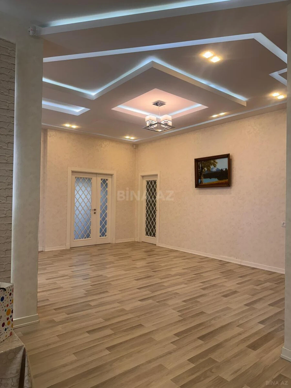 Kirayə verilir 7 otaqlı həyət evi 360 m²