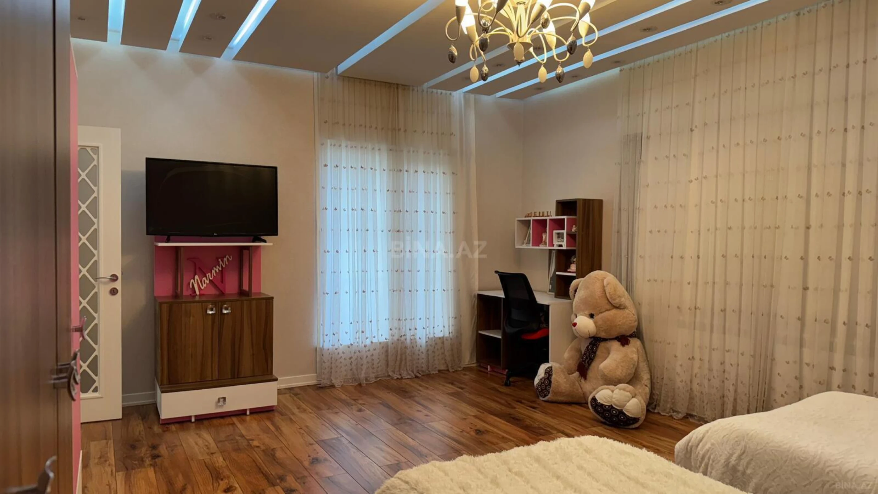 Kirayə verilir 7 otaqlı həyət evi 360 m²