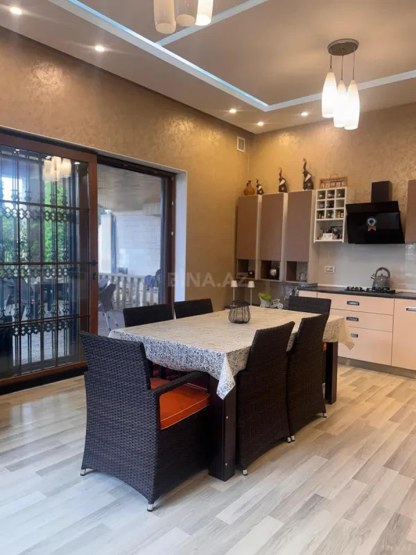 Kirayə verilir 7 otaqlı həyət evi 360 m²