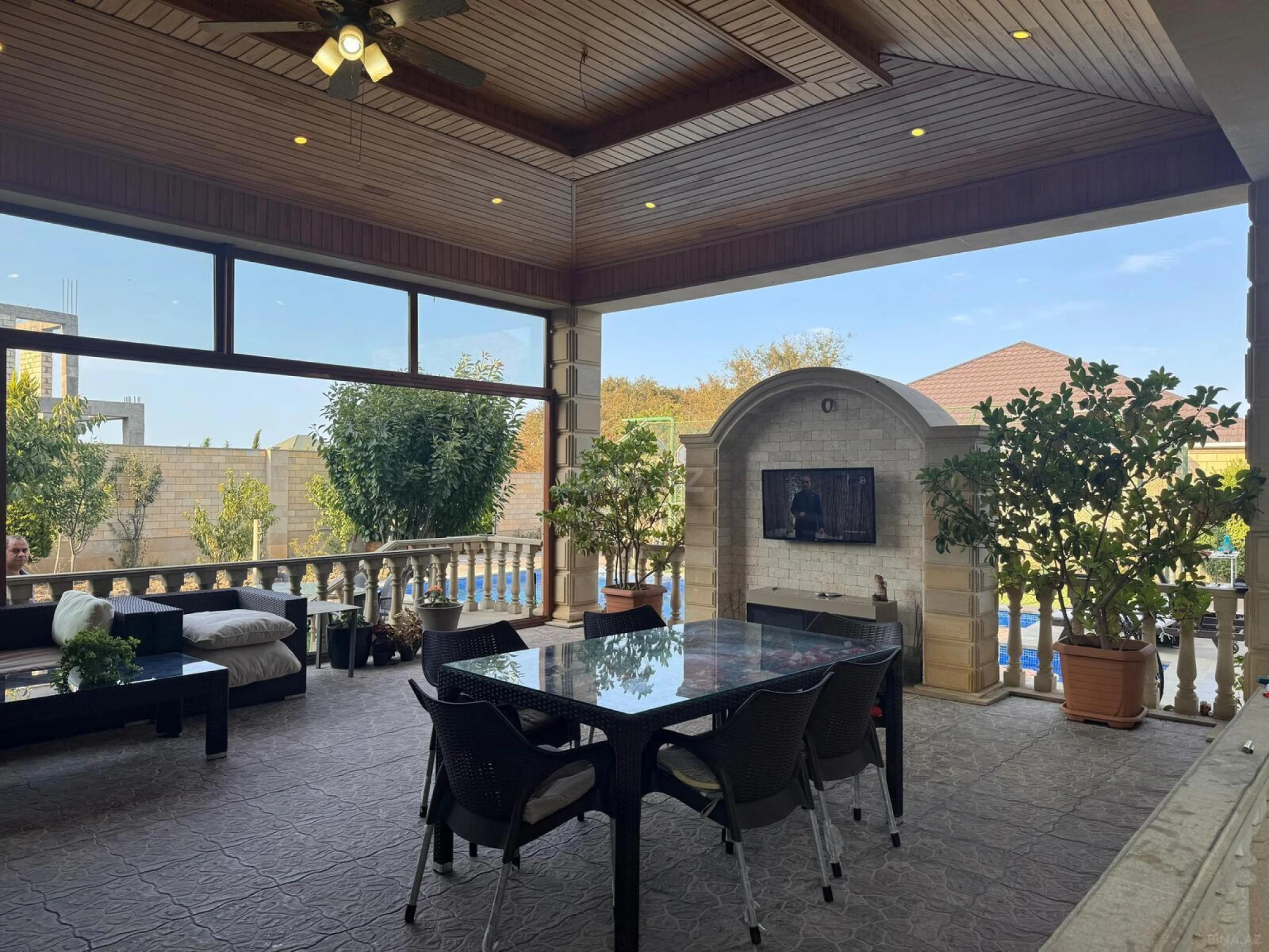 Kirayə verilir 7 otaqlı həyət evi 360 m²