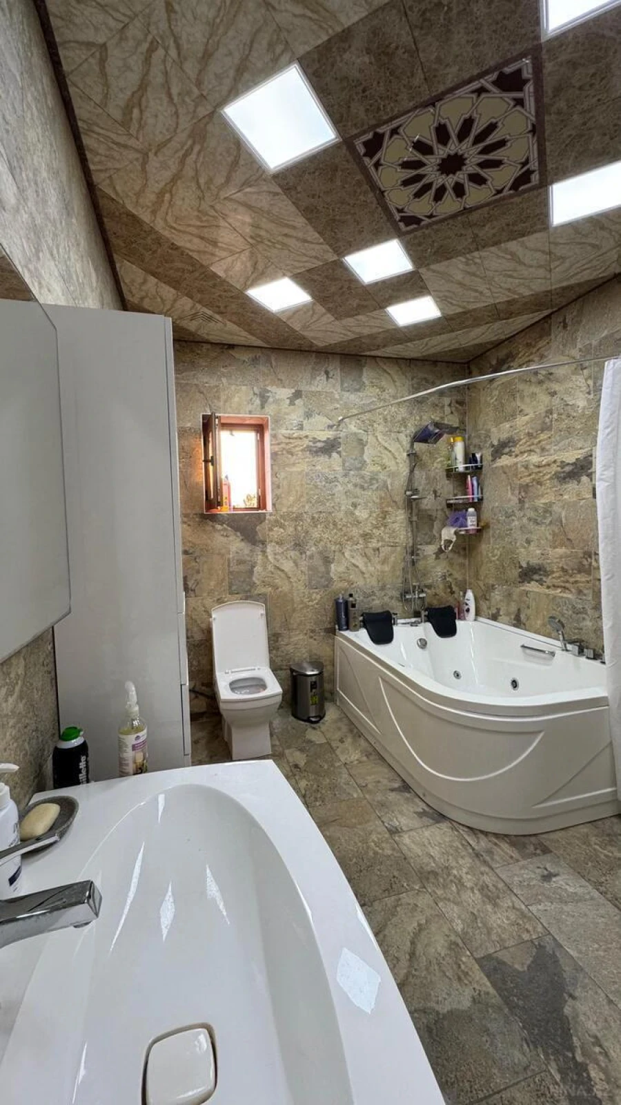 Kirayə verilir 7 otaqlı həyət evi 360 m²