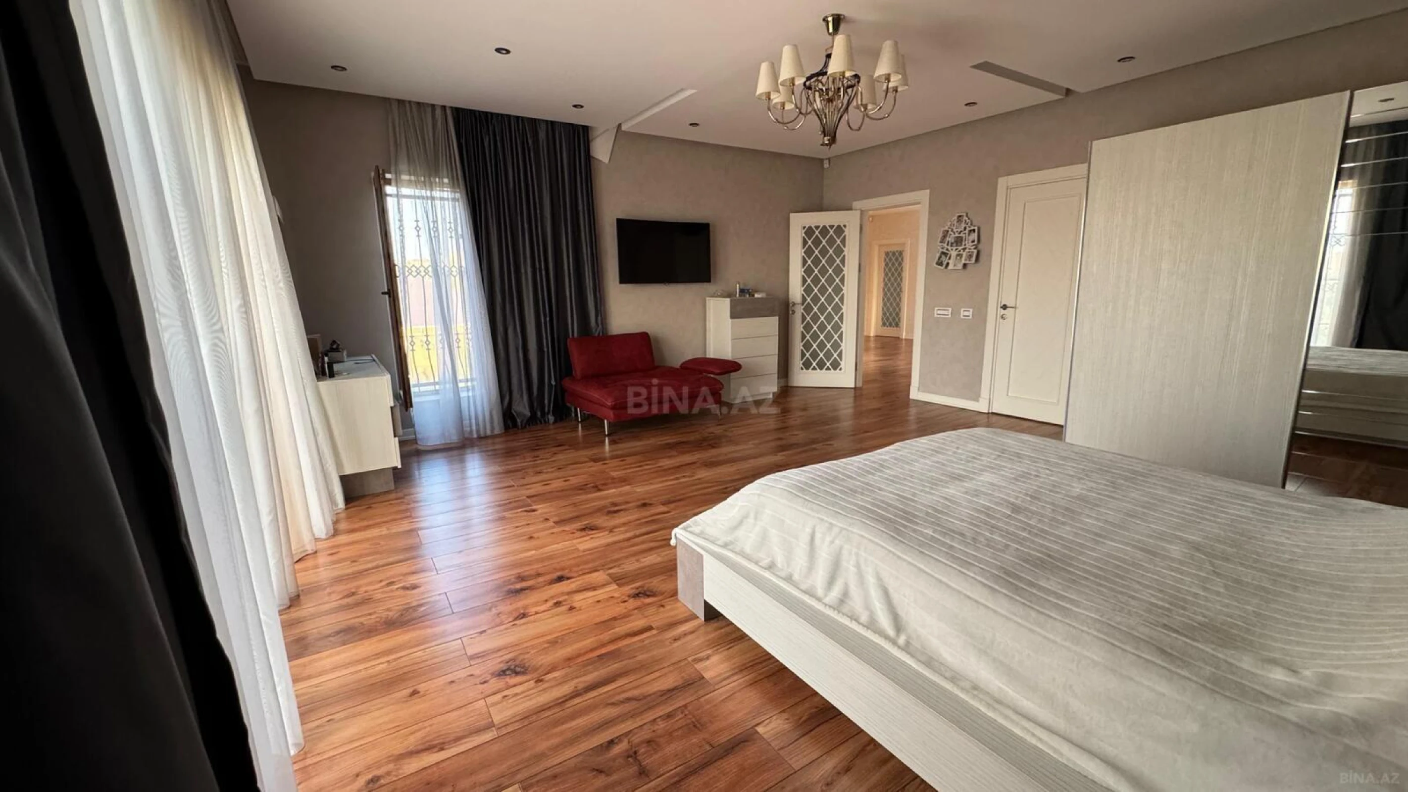 Kirayə verilir 7 otaqlı həyət evi 360 m²