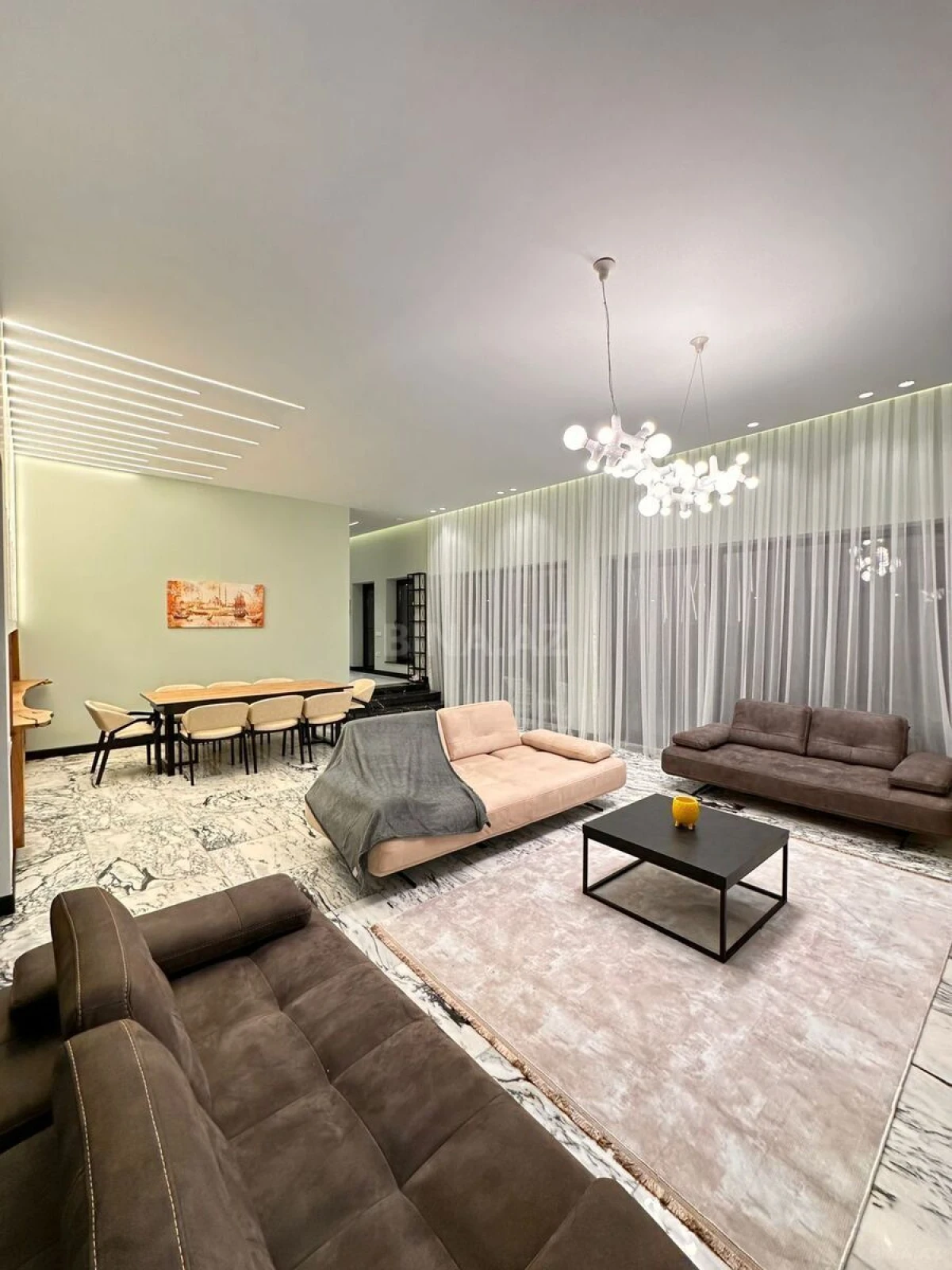 Kirayə verilir 5 otaqlı həyət evi 200 m²