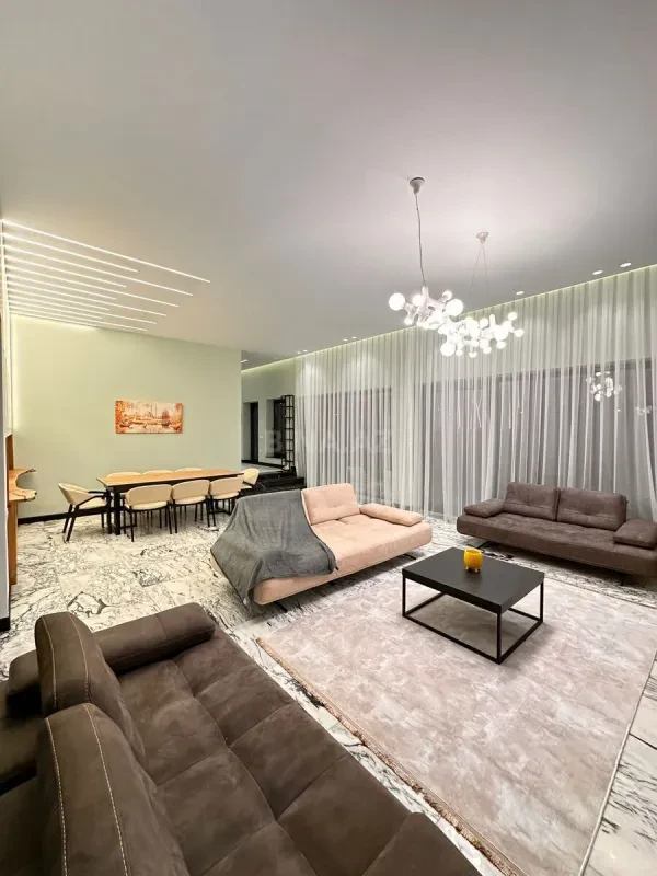 Kirayə verilir 5 otaqlı həyət evi 200 m²