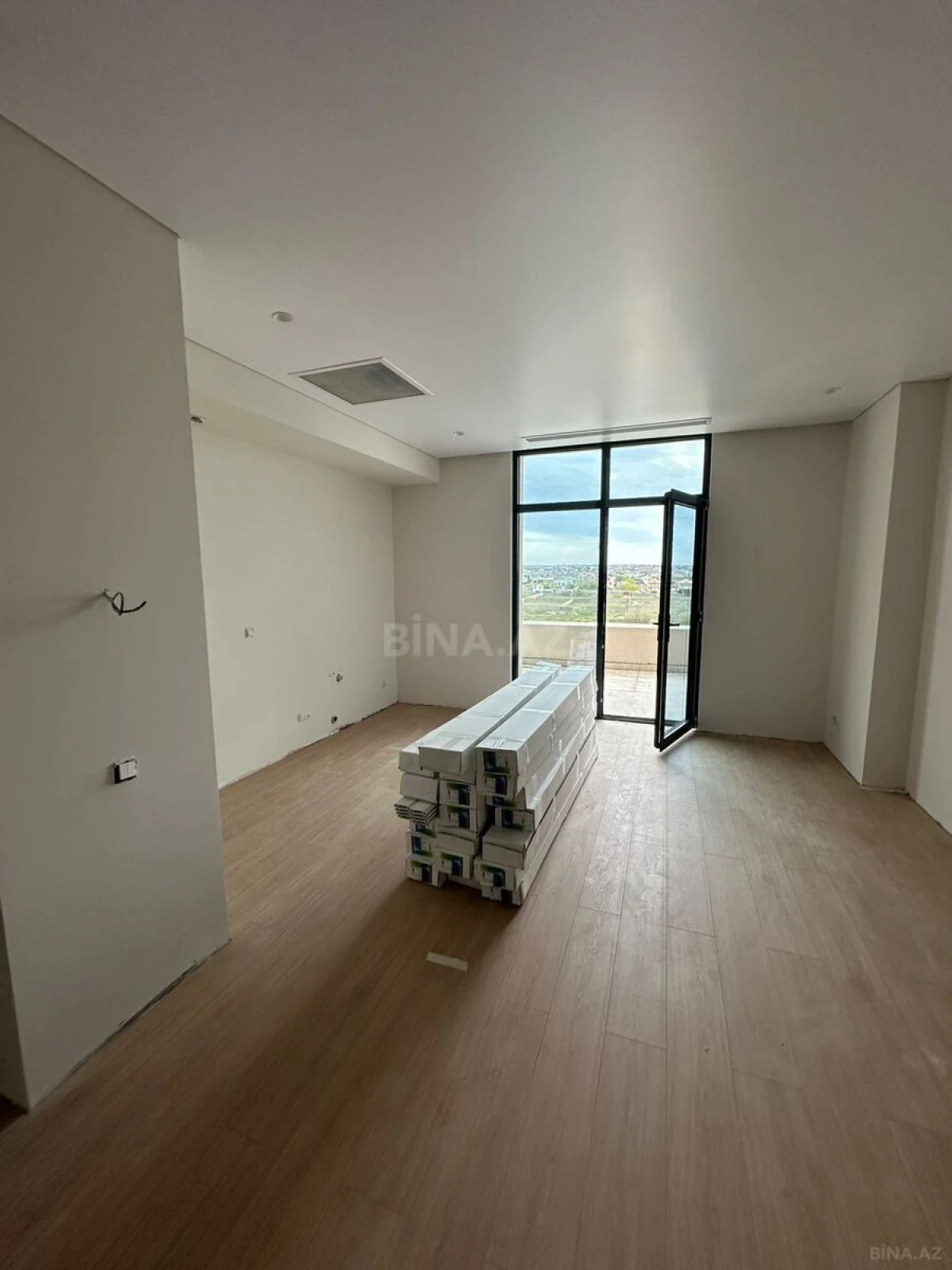 Satılır 2 otaqlı mənzil 81 m²