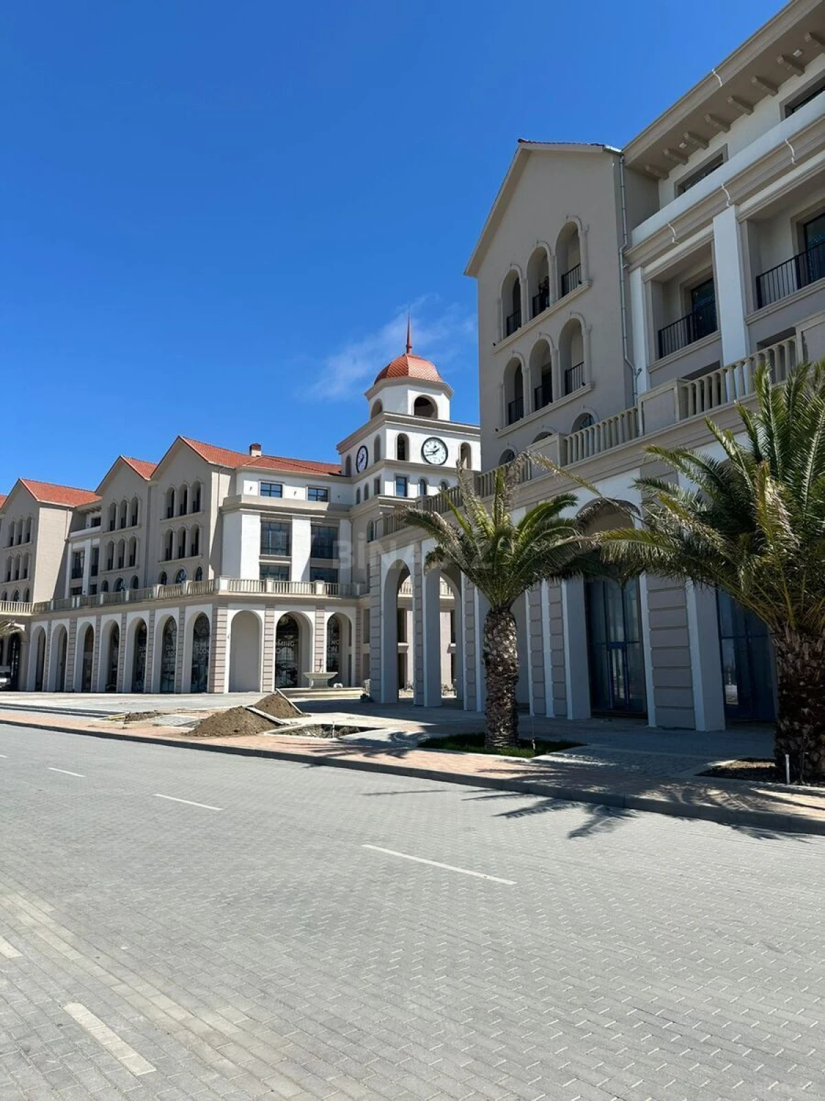 Satılır 2 otaqlı mənzil 81 m²
