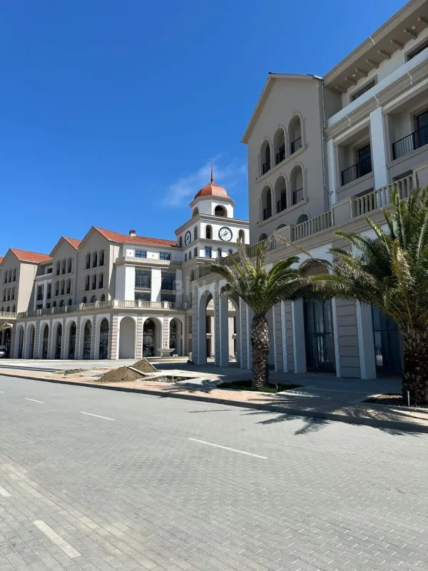 Satılır 2 otaqlı mənzil 81 m²