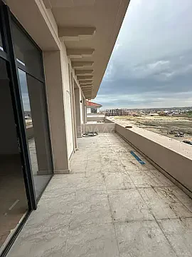 Satılır 2 otaqlı mənzil 81 m²
