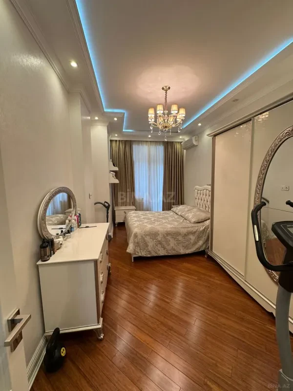 Satılır 3 otaqlı mənzil 110 m²