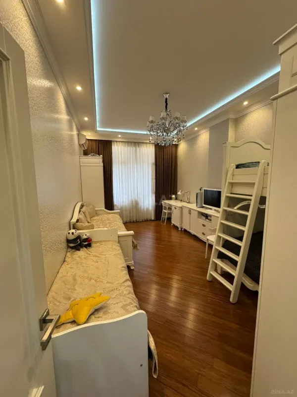 Satılır 3 otaqlı mənzil 110 m²