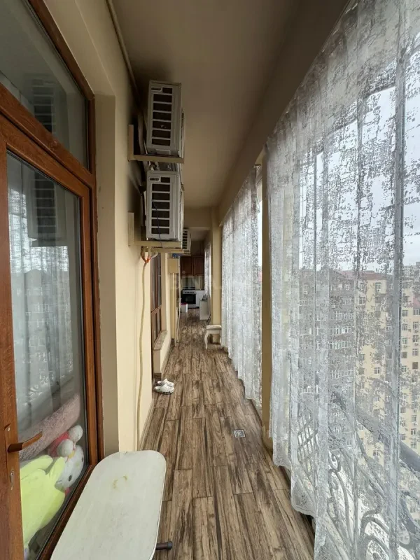 Satılır 3 otaqlı mənzil 110 m²