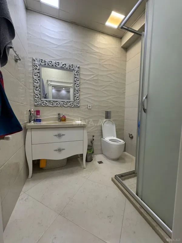 Satılır 3 otaqlı mənzil 110 m²
