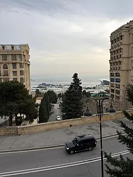 Kirayə verilir 3 otaqlı mənzil 80 m² — Bakı 3 otaq 80.00 m²