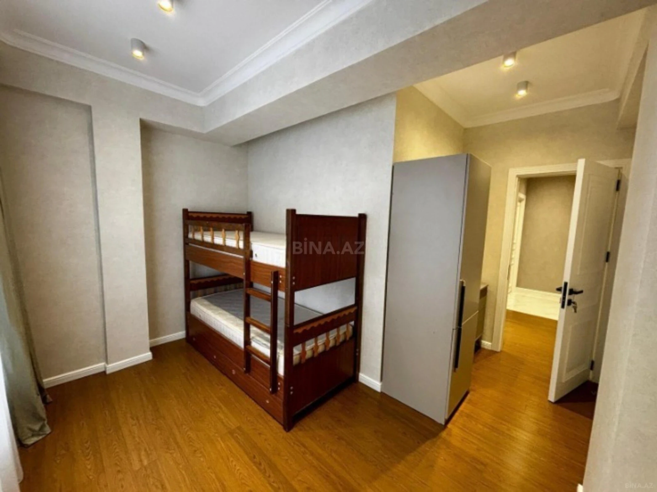 Satılır 3 otaqlı mənzil 100 m²
