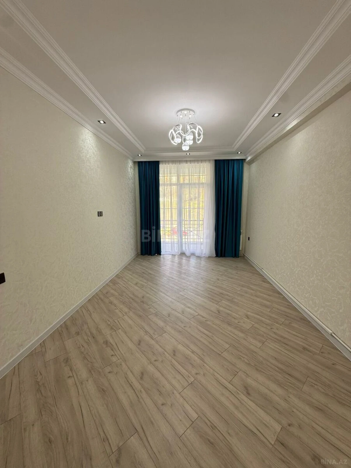 Satılır 2 otaqlı mənzil 67 m²
