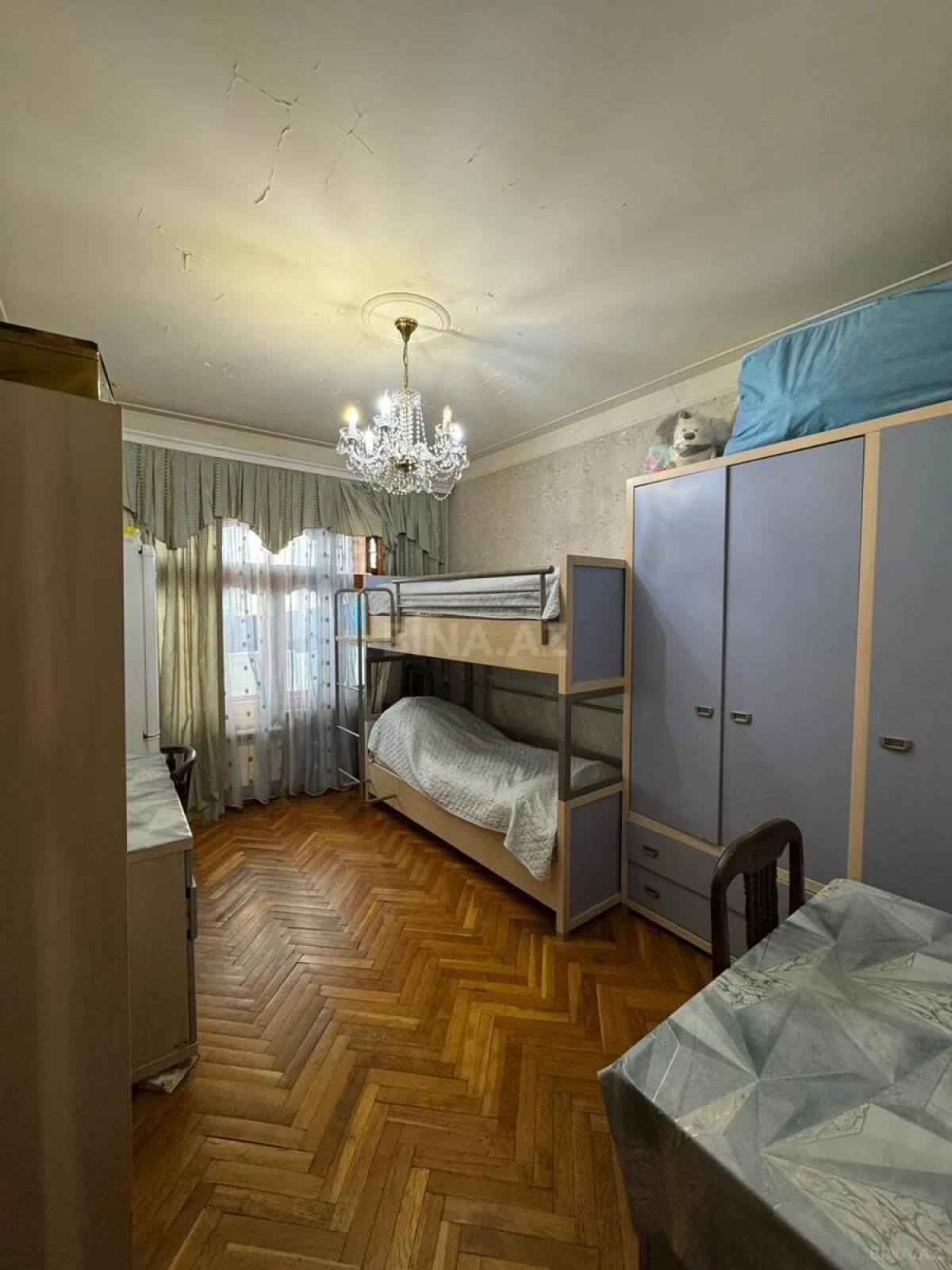 Satılır 5 otaqlı mənzil 120 m²