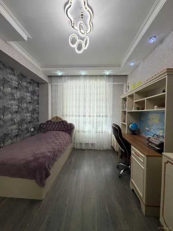 Satılır 3 otaqlı mənzil 97 m²