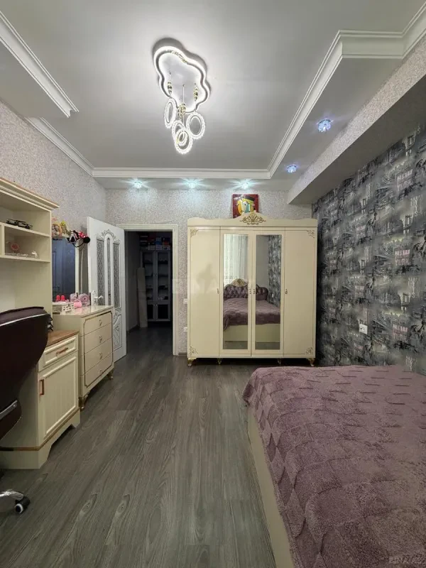 Satılır 3 otaqlı mənzil 97 m²