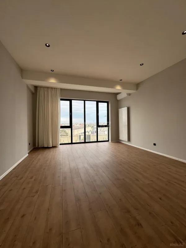 Satılır 4 otaqlı mənzil 173 m²