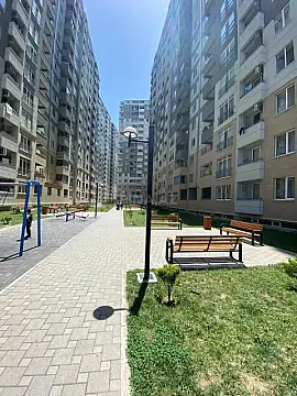 Kirayə verilir 2 otaqlı mənzil 50 m²