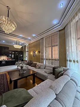 Satılır 4 otaqlı mənzil 200 m² — Bakı, Nizami 4 otaq 200.00 m²