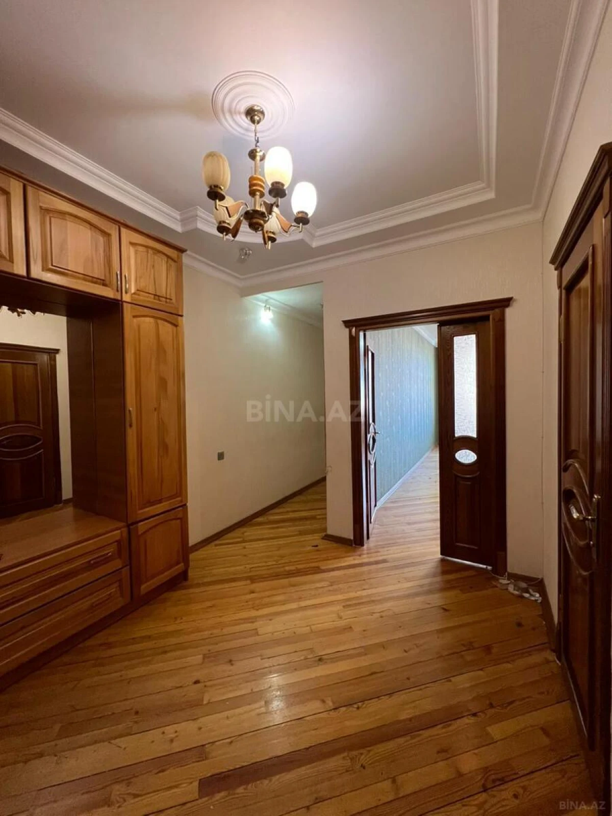 Satılır 3 otaqlı mənzil 125 m²