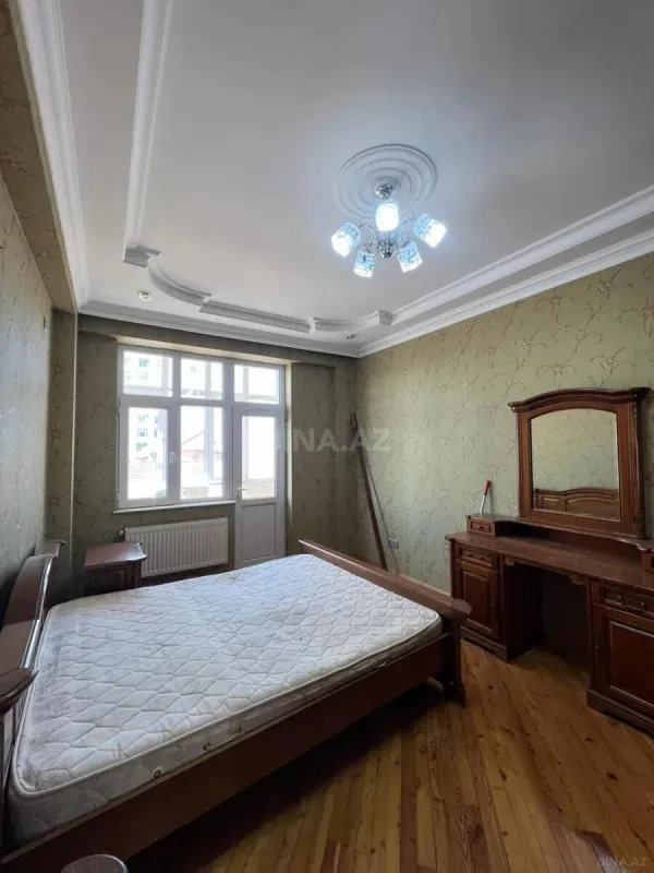 Satılır 3 otaqlı mənzil 125 m²