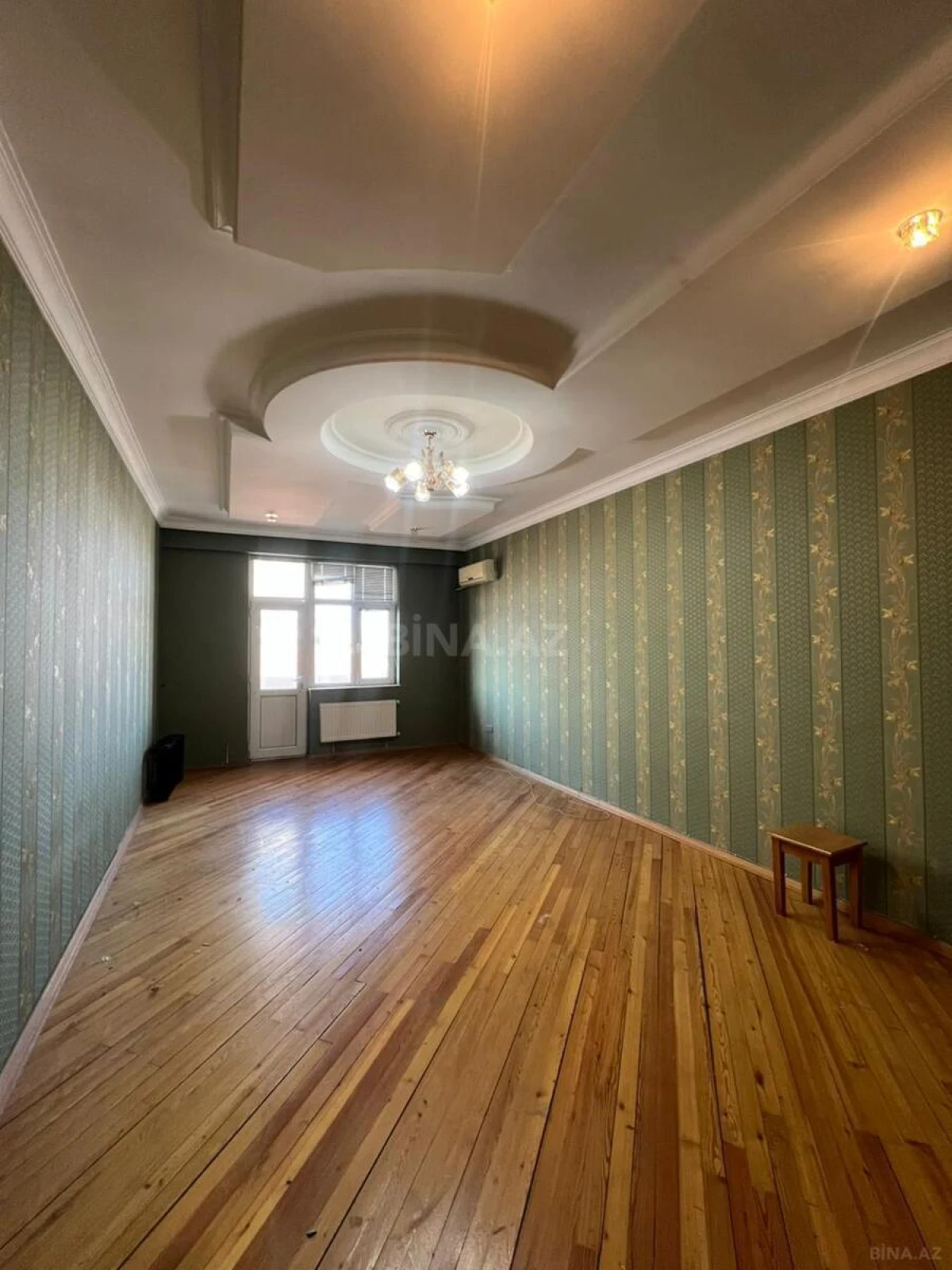 Satılır 3 otaqlı mənzil 125 m²