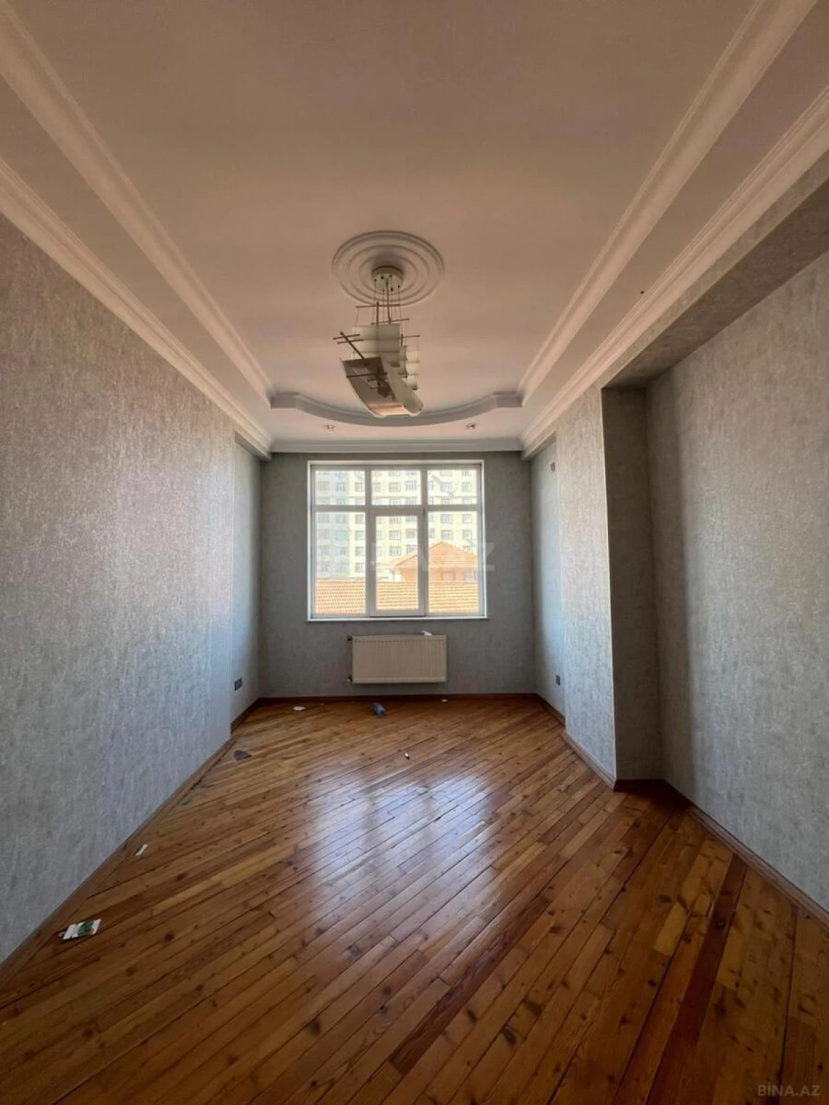 Satılır 3 otaqlı mənzil 125 m²