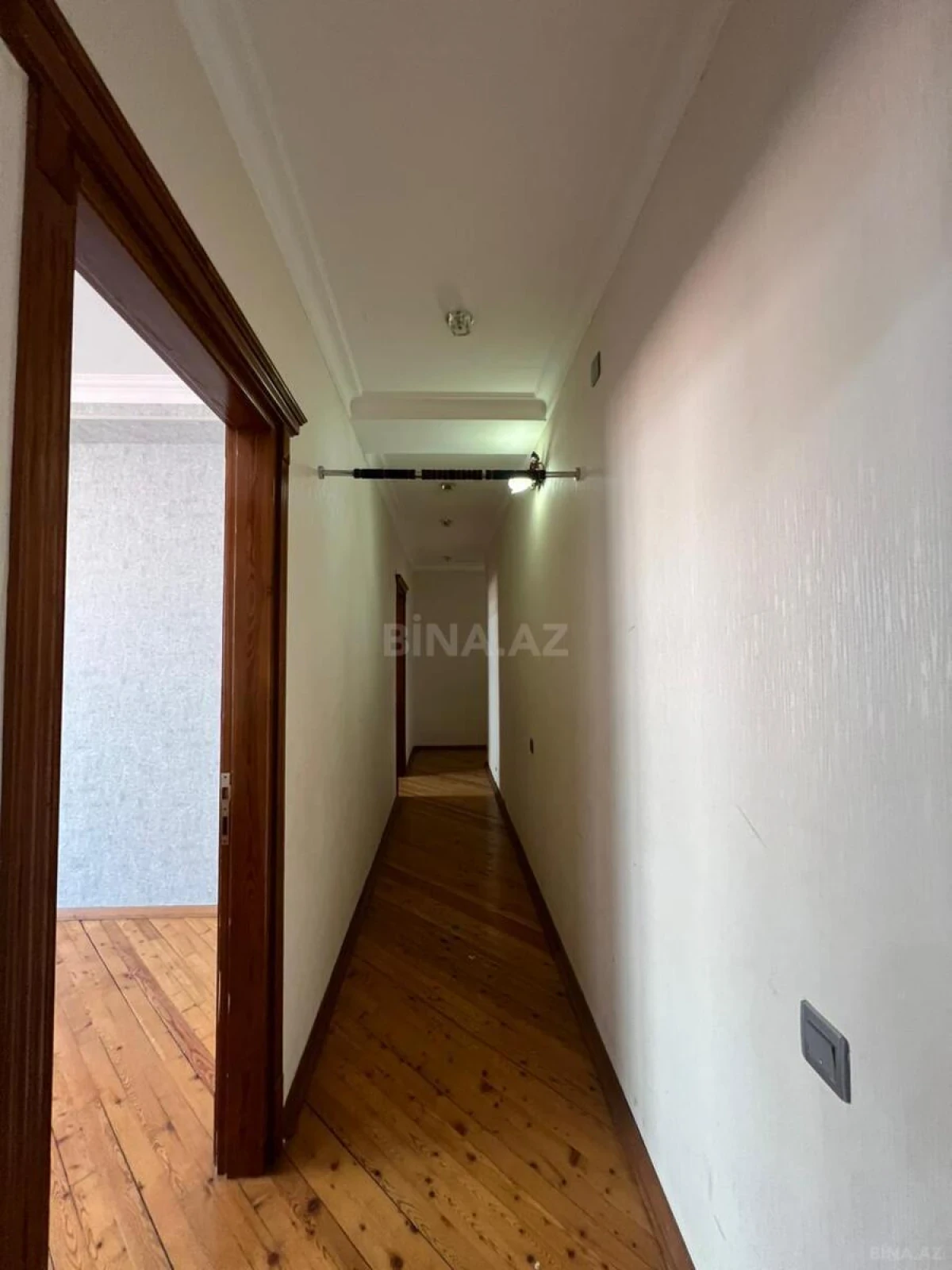 Satılır 3 otaqlı mənzil 125 m²