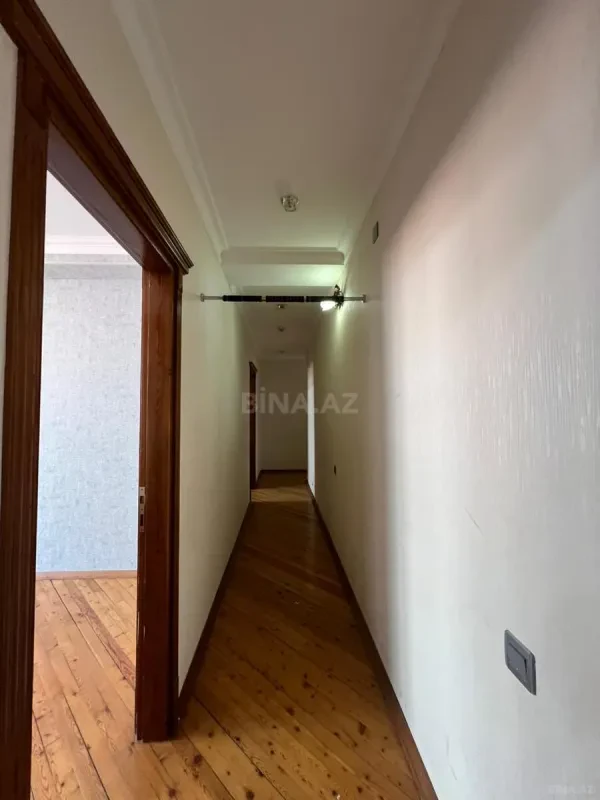Satılır 3 otaqlı mənzil 125 m²