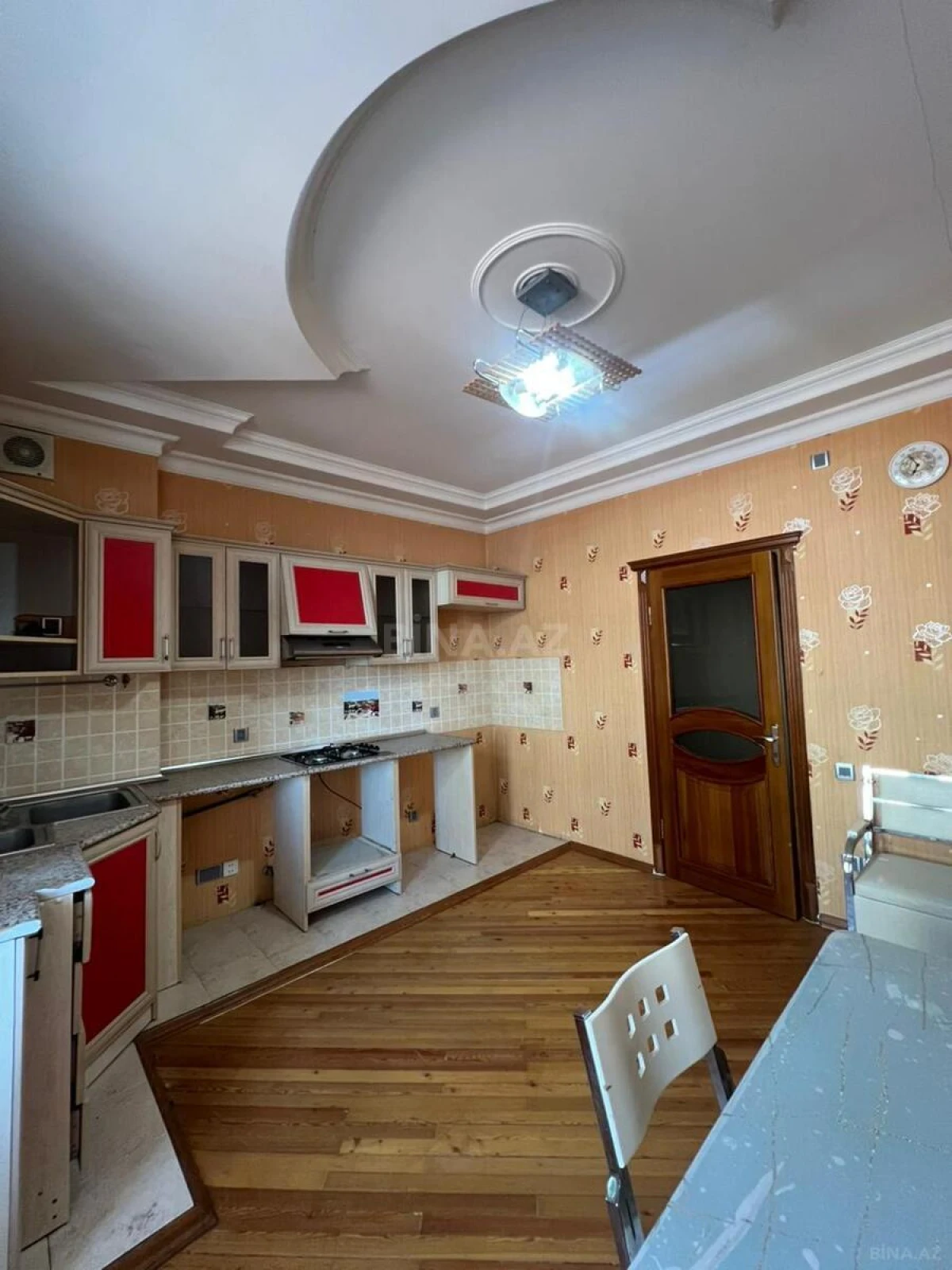 Satılır 3 otaqlı mənzil 125 m²