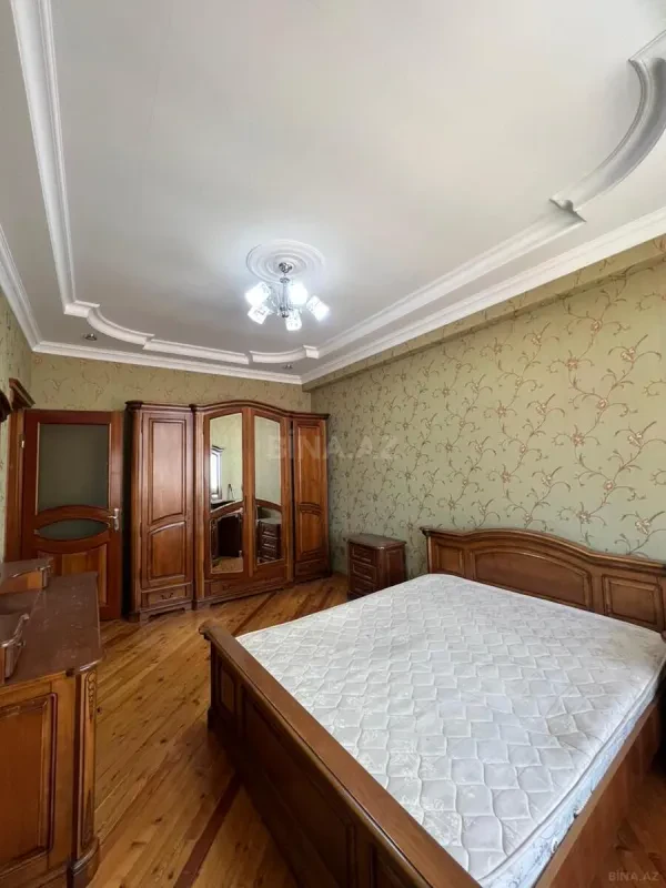 Satılır 3 otaqlı mənzil 125 m²