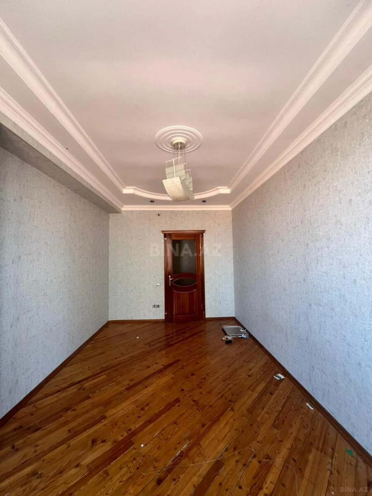 Satılır 3 otaqlı mənzil 125 m²