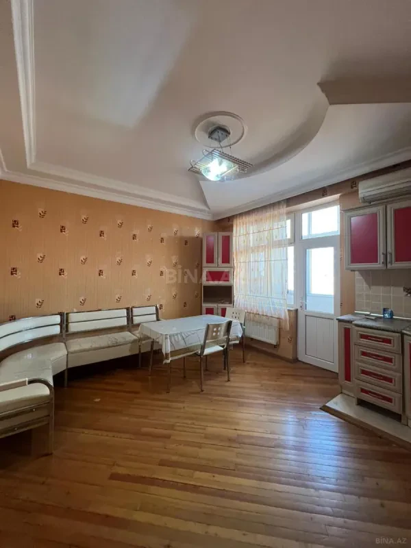 Satılır 3 otaqlı mənzil 125 m²