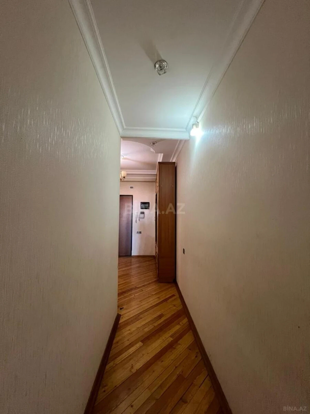 Satılır 3 otaqlı mənzil 125 m²
