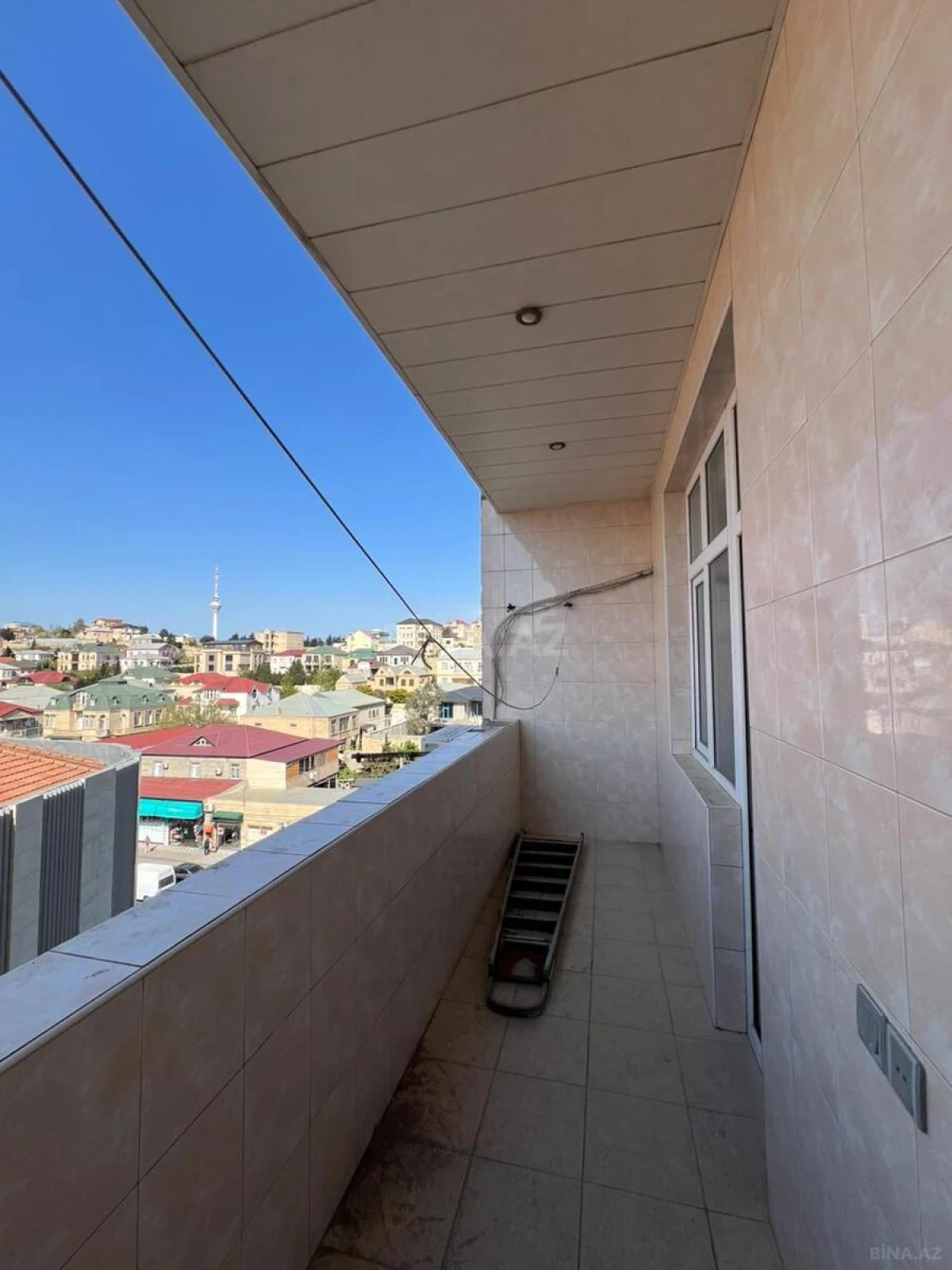 Satılır 3 otaqlı mənzil 125 m²