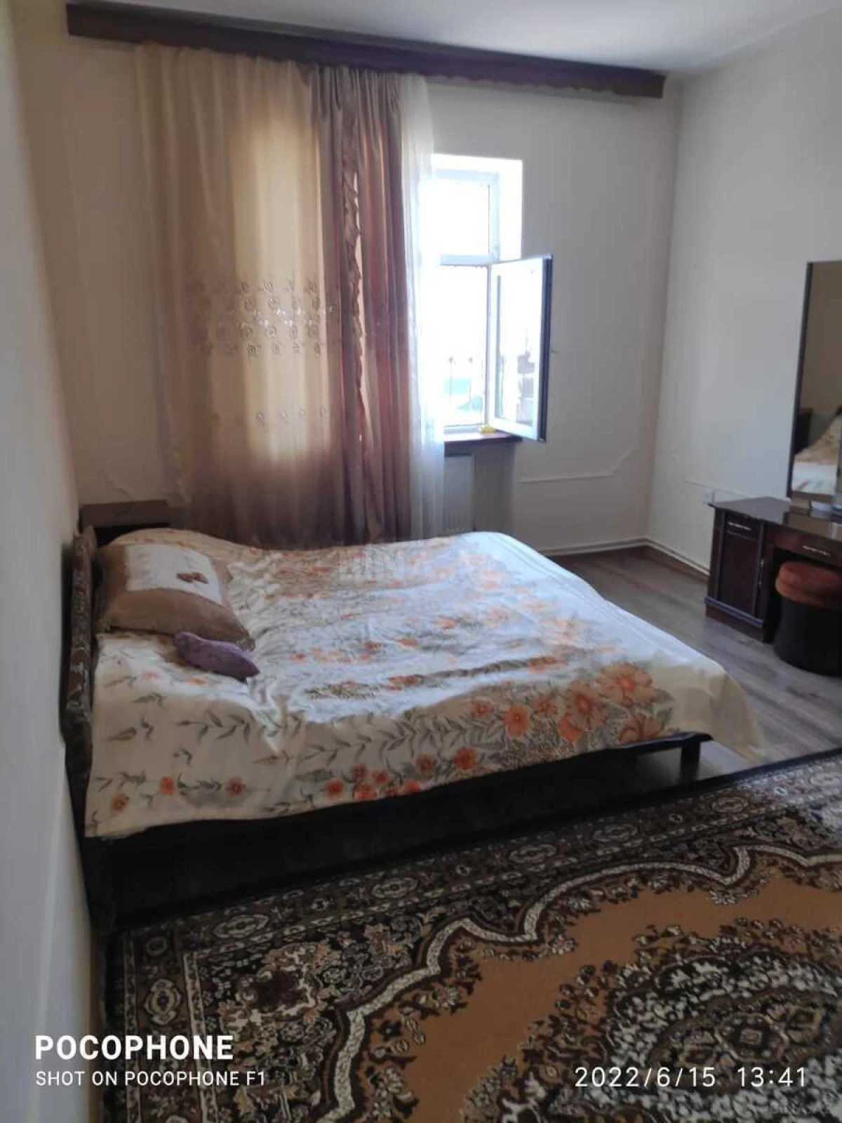 Satılır 10 otaqlı həyət evi 450 m²